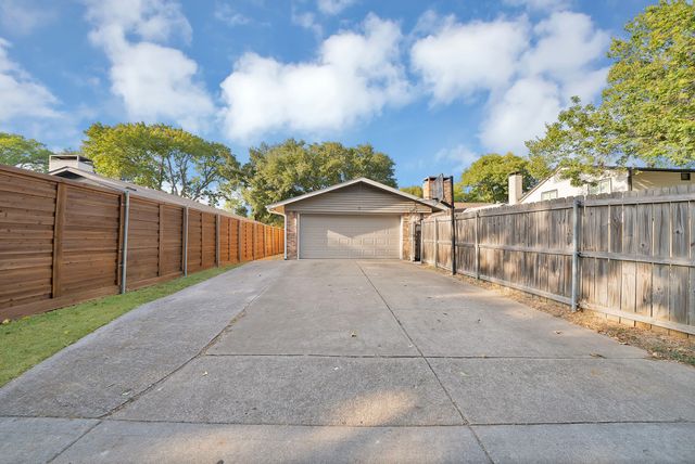5 Merrie Circle, Richardson, TX 75081