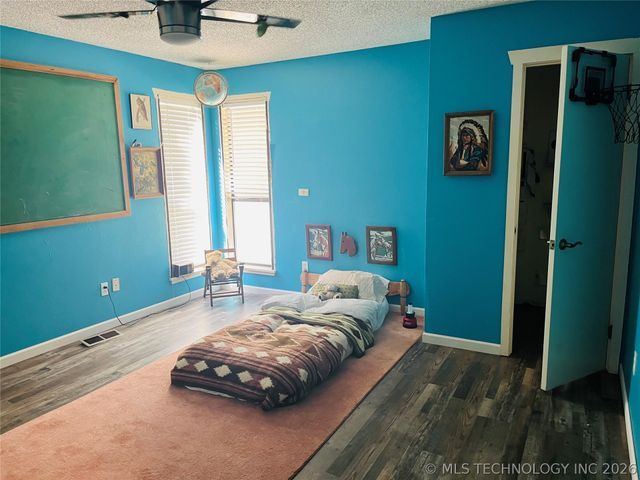 2229 N Cocomo Loop, Mannford, OK 74044