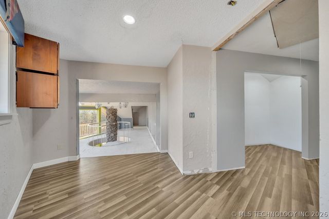 2229 N Cocomo Loop, Mannford, OK 74044