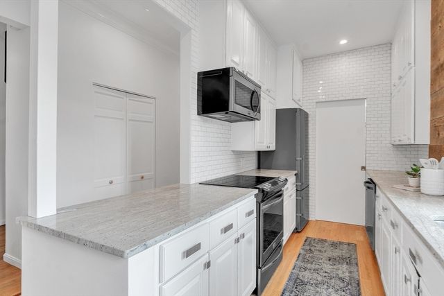 17 Cazenove St 404B, Boston, MA 02116