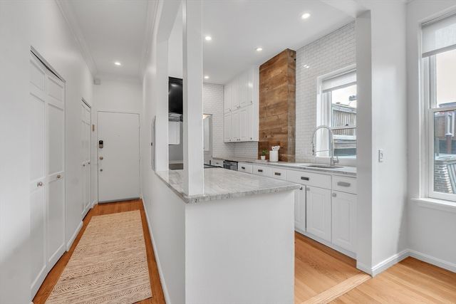 17 Cazenove St 404B, Boston, MA 02116