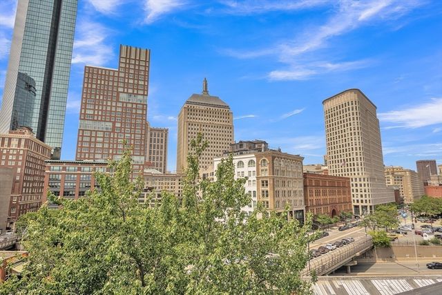 17 Cazenove St 404B, Boston, MA 02116