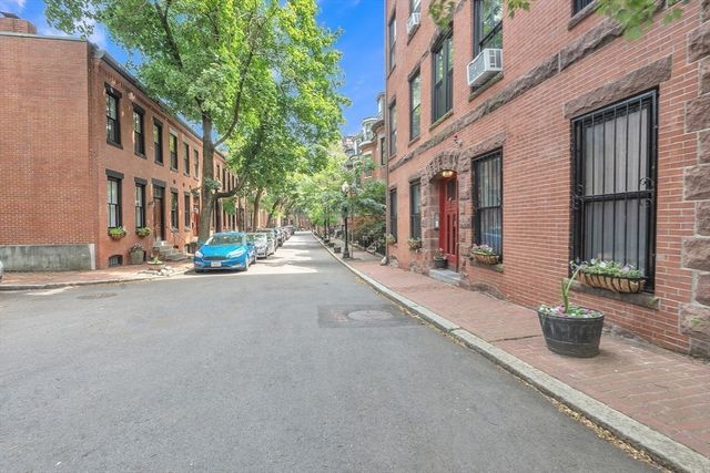 17 Cazenove St 404B, Boston, MA 02116