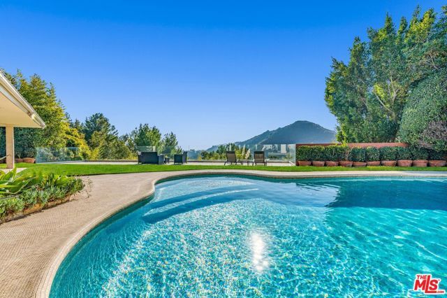 2177 Summitridge Drive, Beverly Hills, CA 90210