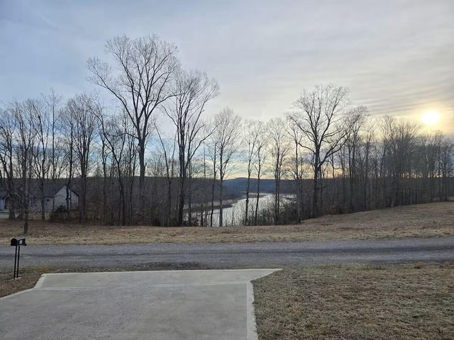 65 Gracie Lane, Russell Springs, KY 42642