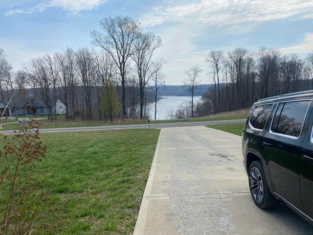 65 Gracie Lane, Russell Springs, KY 42642