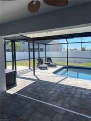 2926 SE Santa Barbara PL, Cape Coral, FL 33904