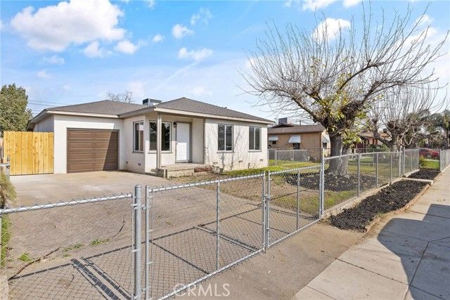 412 E Fairview Road, Bakersfield, CA 93307