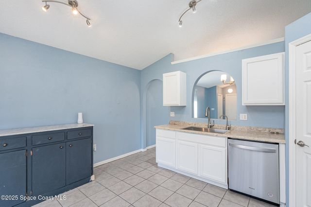 2188 Redwood Circle NE, Palm Bay, FL 32905