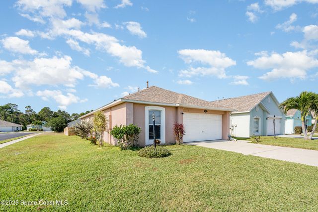 2188 Redwood Circle NE, Palm Bay, FL 32905
