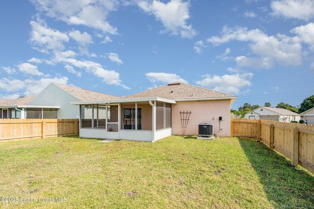 2188 Redwood Circle NE, Palm Bay, FL 32905