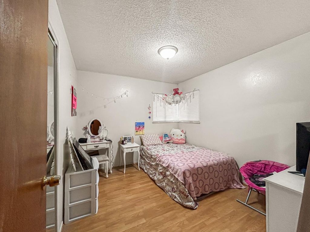 Image 11 of property listing at 3144 E Santa Ana Avenue, Fresno, CA 93726