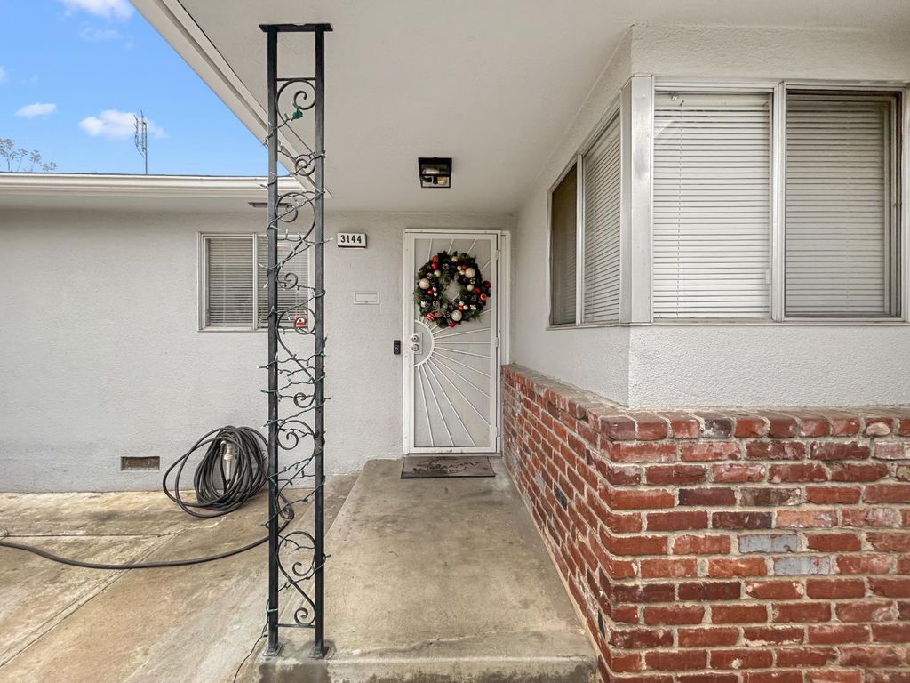 Image 2 of property listing at 3144 E Santa Ana Avenue, Fresno, CA 93726