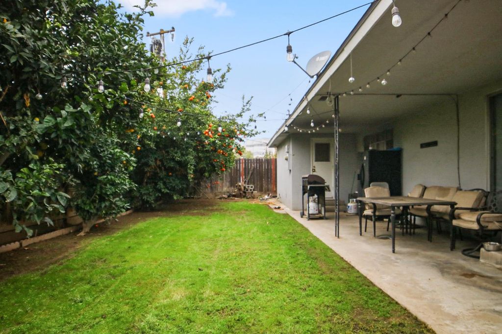 Image 20 of property listing at 3144 E Santa Ana Avenue, Fresno, CA 93726