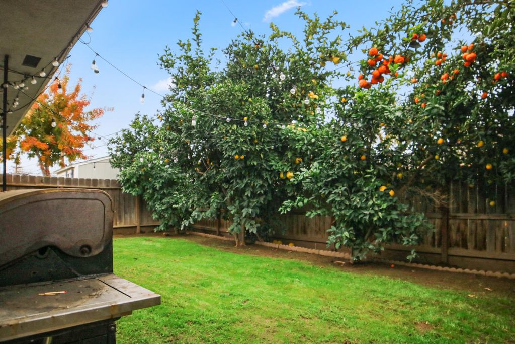 Image 24 of property listing at 3144 E Santa Ana Avenue, Fresno, CA 93726