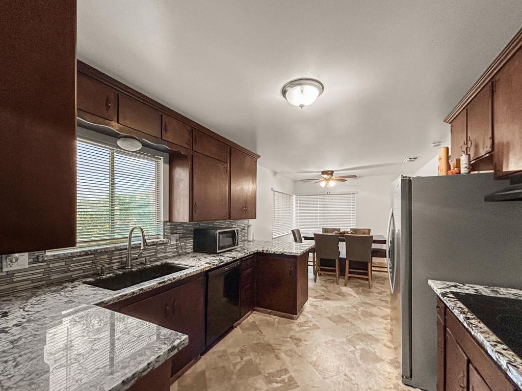 Image 5 of property listing at 3144 E Santa Ana Avenue, Fresno, CA 93726