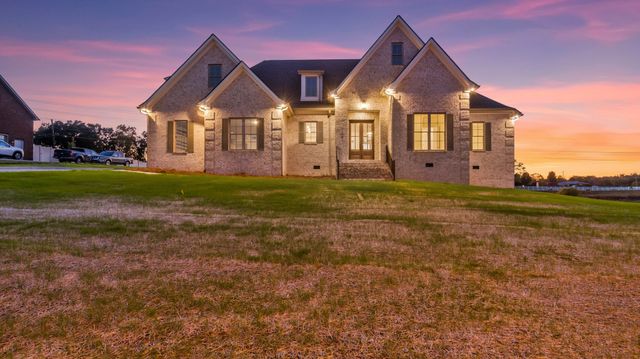 110 Cascade Dr, Winchester, TN 37398