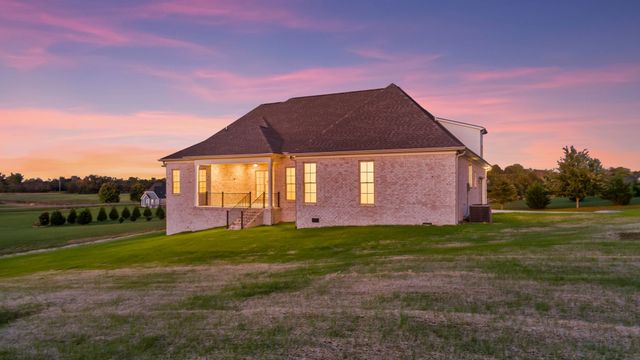 110 Cascade Dr, Winchester, TN 37398