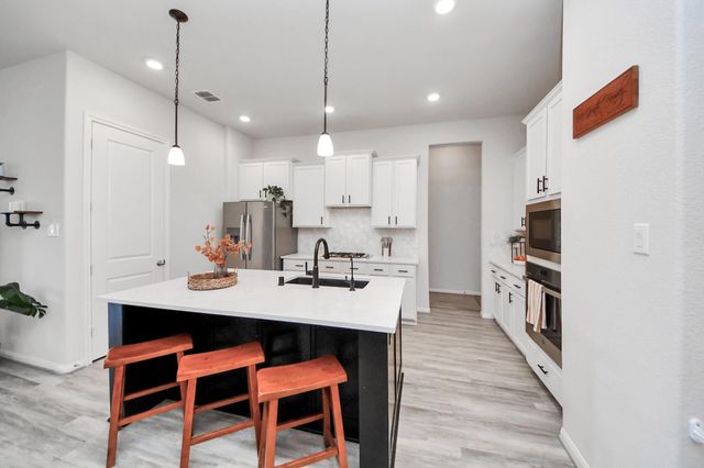 21323 Oakley Claremont Court, Magnolia, TX 77355