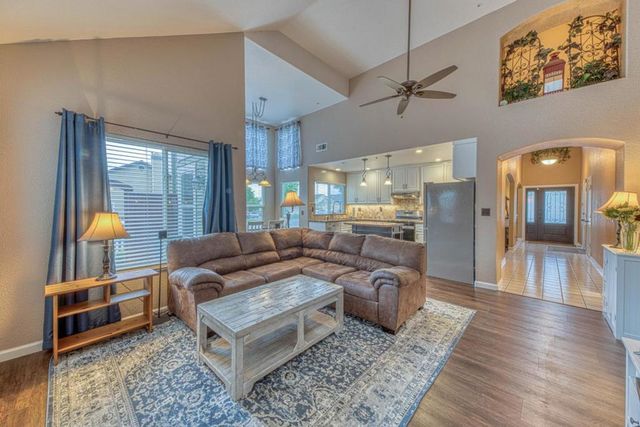 1123 Cabot Way, Salinas, CA 93906