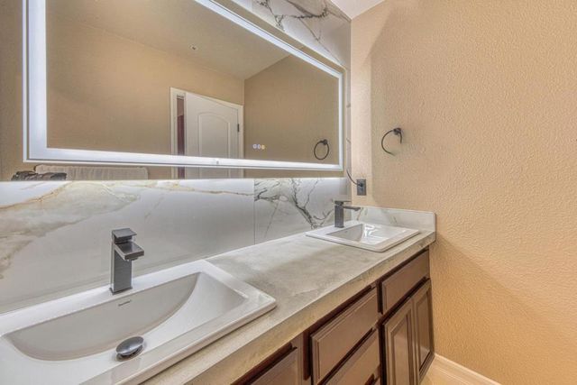 1123 Cabot Way, Salinas, CA 93906