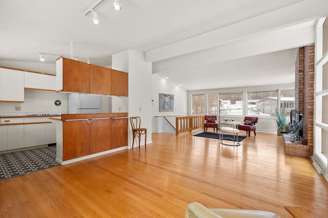 527 Parkdale Boulevard, Parchment City, MI 49004