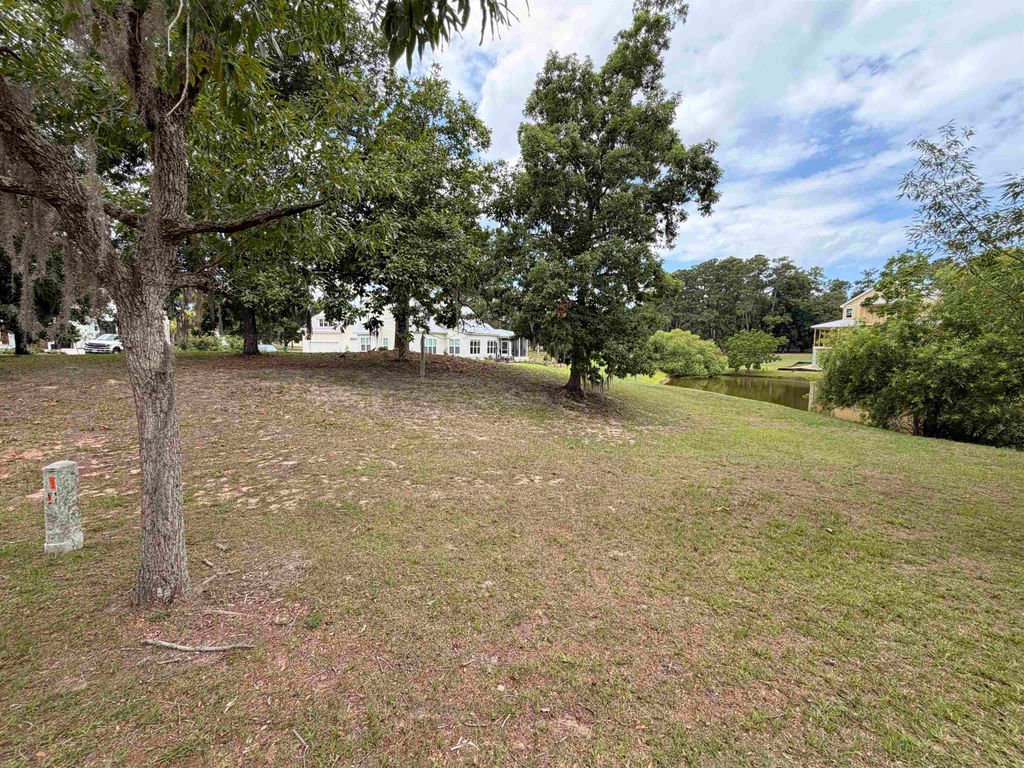 322 Lagrange Rd., Georgetown, SC 29440
