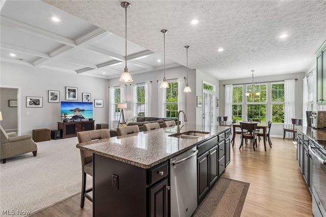 6853 Maplebrooke Trace, Medina, OH 44256