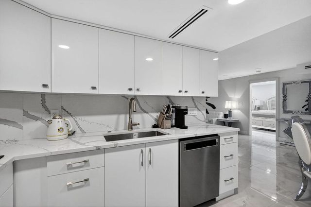 5225 Collins Avenue 1408, Miami Beach, FL 33140