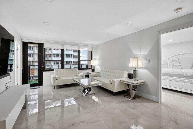 5225 Collins Avenue 1408, Miami Beach, FL 33140