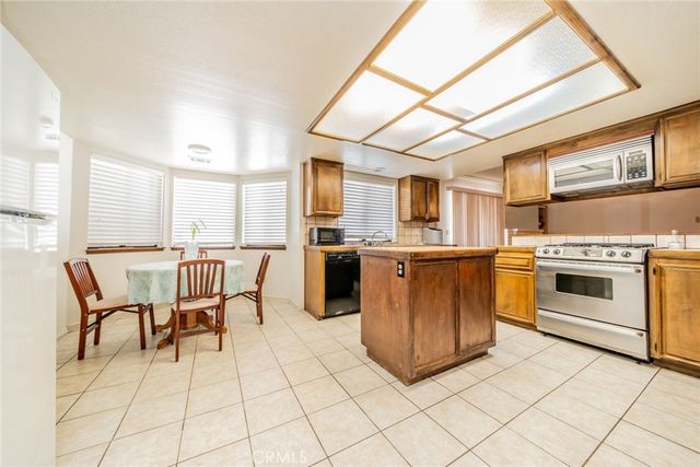 19951 US Highway 18, Apple Valley, CA 92307