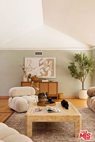 2103 N Hobart Boulevard, Los Angeles, CA 90027
