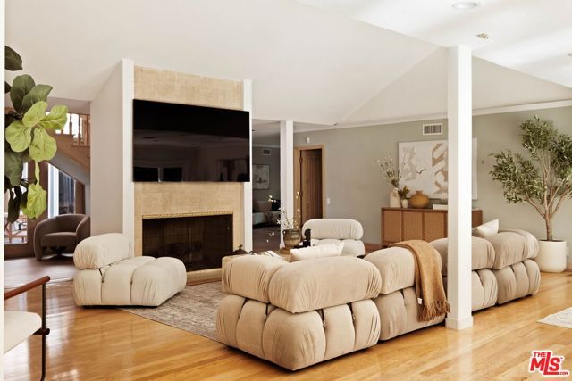 2103 N Hobart Boulevard, Los Angeles, CA 90027