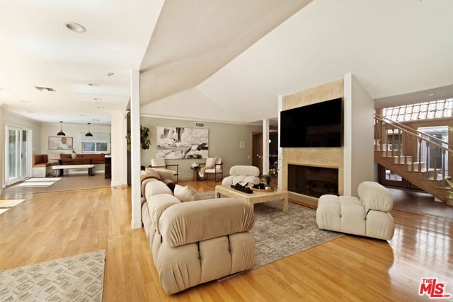 2103 N Hobart Boulevard, Los Angeles, CA 90027