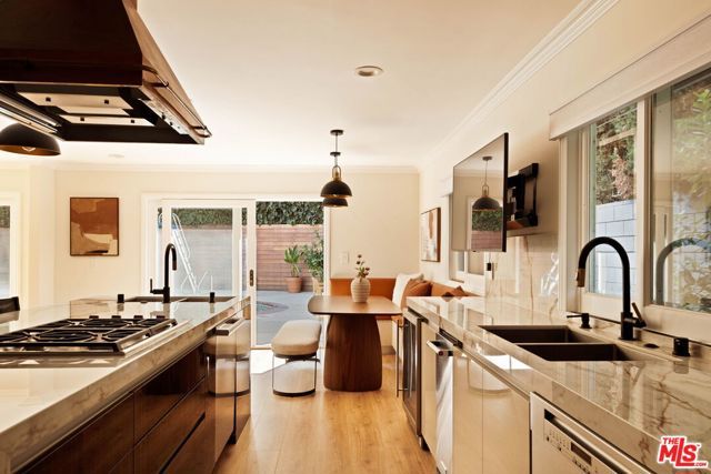 2103 N Hobart Boulevard, Los Angeles, CA 90027