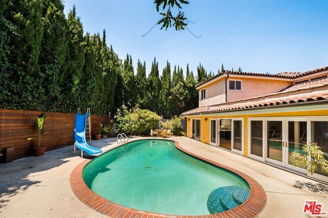 2103 N Hobart Boulevard, Los Angeles, CA 90027