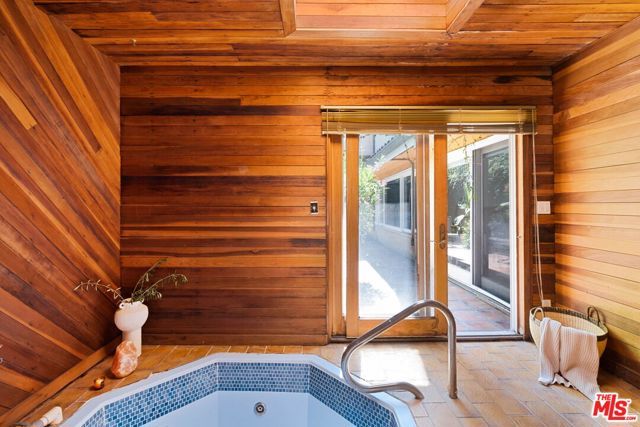 2103 N Hobart Boulevard, Los Angeles, CA 90027