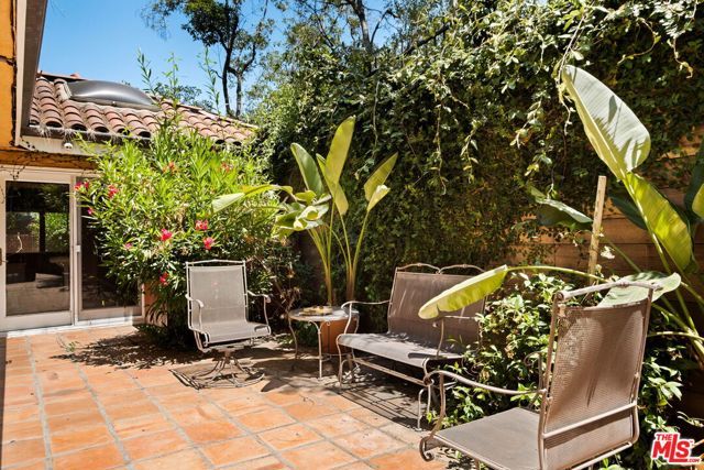 2103 N Hobart Boulevard, Los Angeles, CA 90027