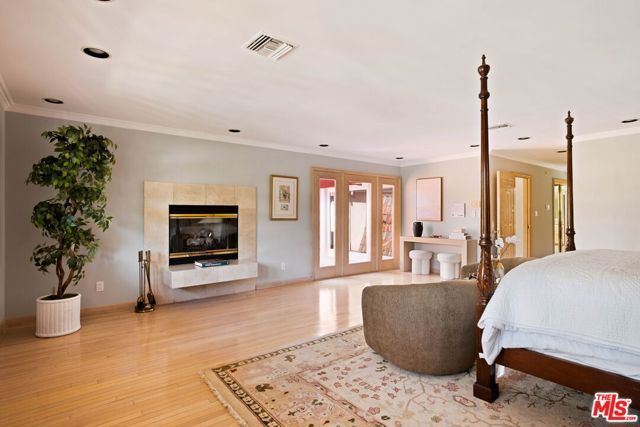 2103 N Hobart Boulevard, Los Angeles, CA 90027
