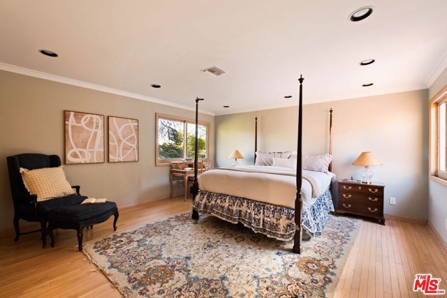 2103 N Hobart Boulevard, Los Angeles, CA 90027