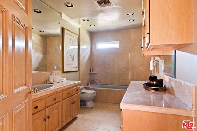 2103 N Hobart Boulevard, Los Angeles, CA 90027