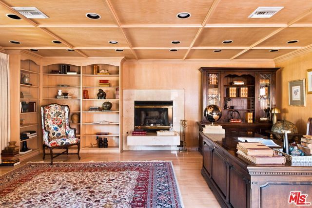 2103 N Hobart Boulevard, Los Angeles, CA 90027