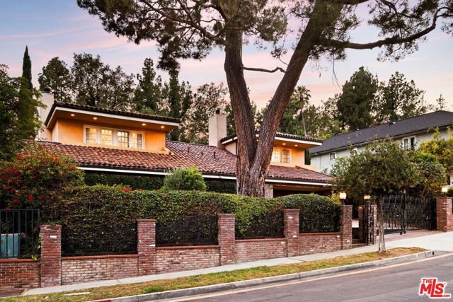 2103 N Hobart Boulevard, Los Angeles, CA 90027