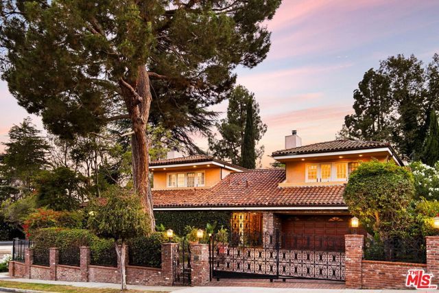 2103 N Hobart Boulevard, Los Angeles, CA 90027