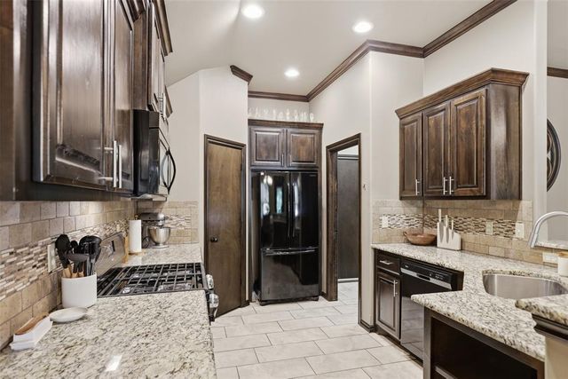 12800 Mackenzie Street, Choctaw, OK 73020