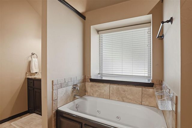 12800 Mackenzie Street, Choctaw, OK 73020