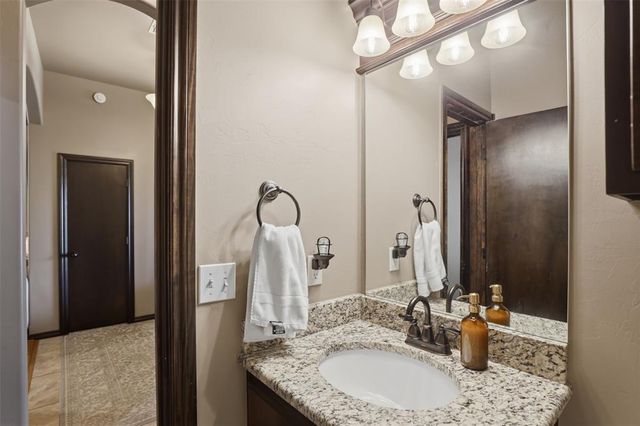 12800 Mackenzie Street, Choctaw, OK 73020