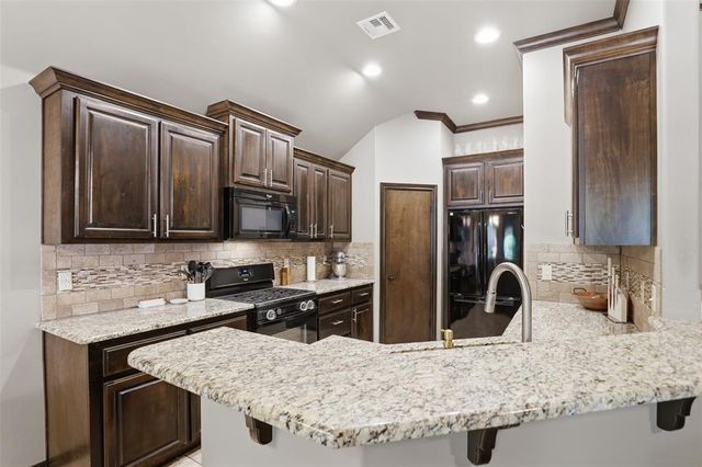 12800 Mackenzie Street, Choctaw, OK 73020