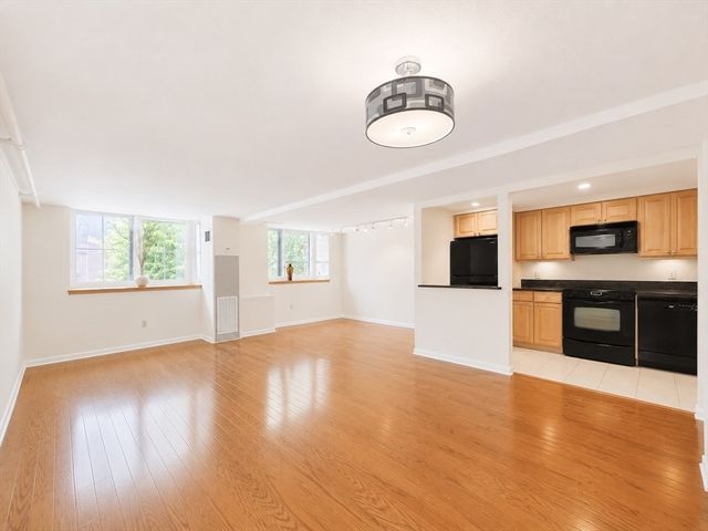 200 Market St 204, Lowell, MA 01852