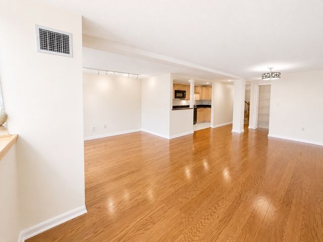 200 Market St 204, Lowell, MA 01852